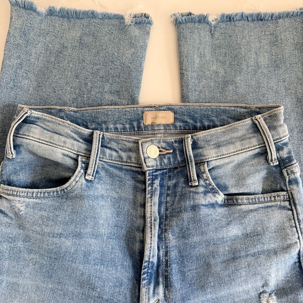 MOTHER The Hustler Ankle Chew Jeans 26 Light Wash Distressed Raw Hem Crop - Picture 13 of 16